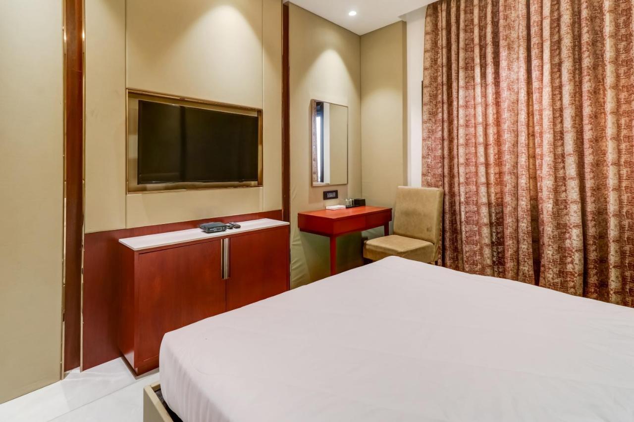 Oyo Townhouse 785 Sree Vinayaka Grand Hotel Anantapur Exterior photo